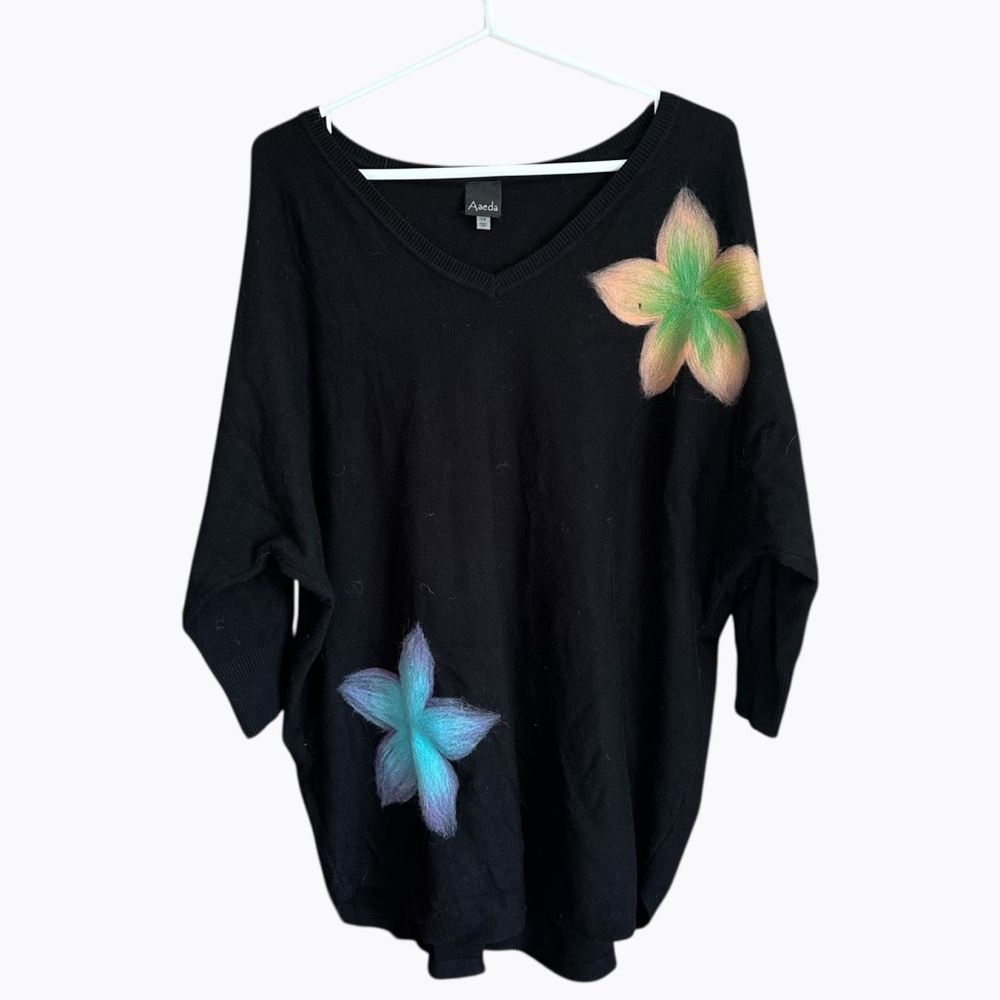 Aaeda Black Floral Art V-Neck Sweater 1X Boho Oversized Statement Top Whimsical